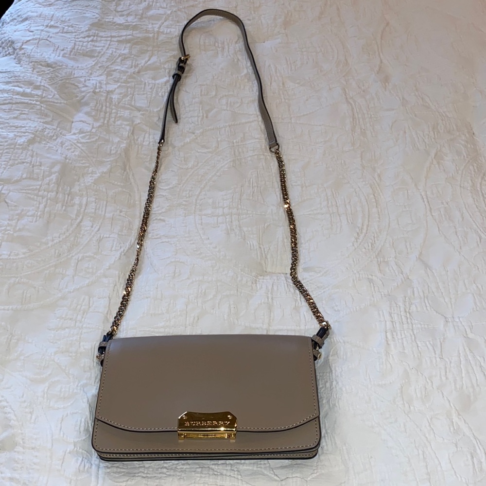 Authentic Burberry WOC in excellent condition.